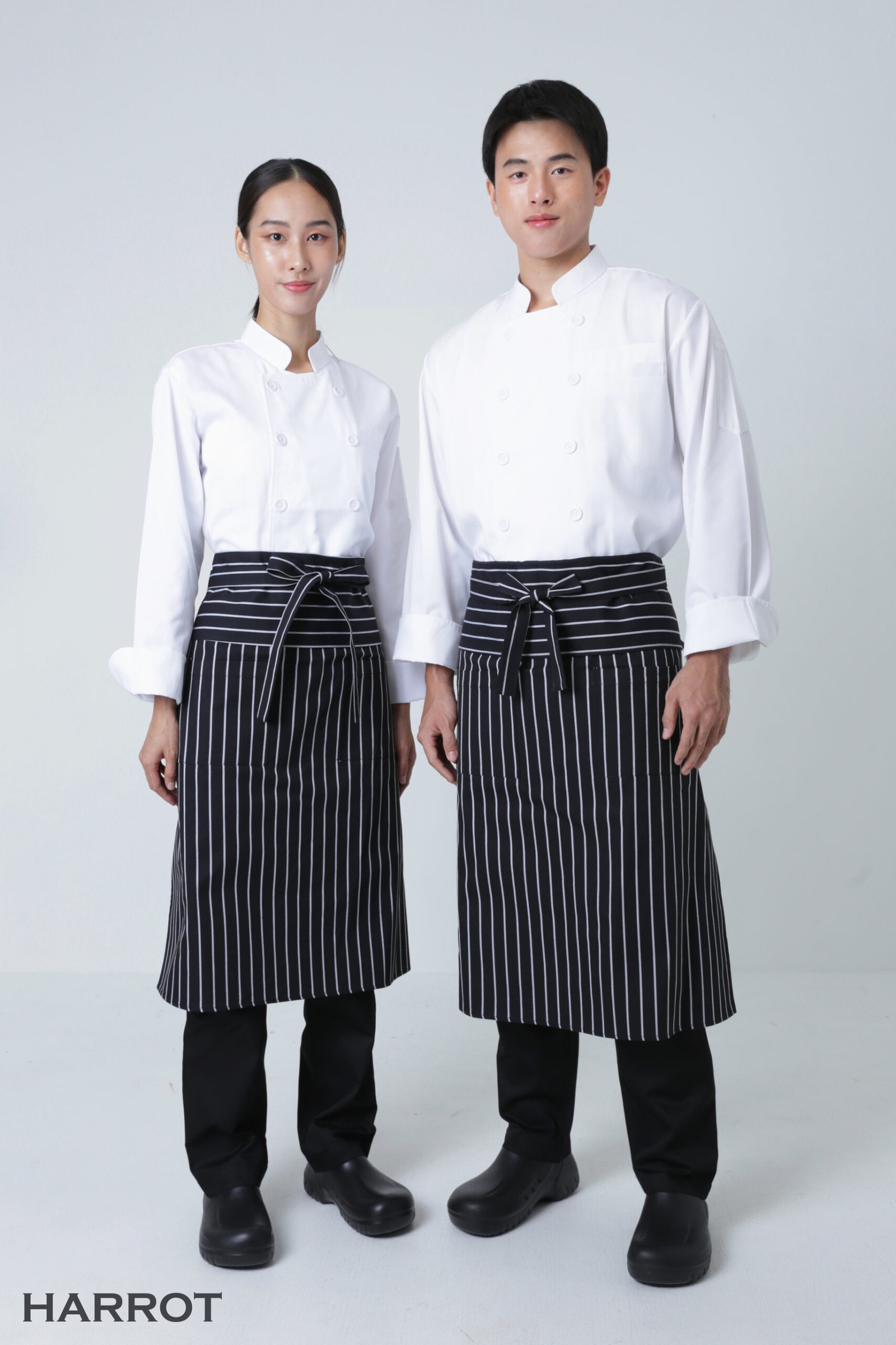 ผ้ากันเปื้อน ครึ่งยาว มีลิ้น สายยาวผูกหน้า ลายลาครัว